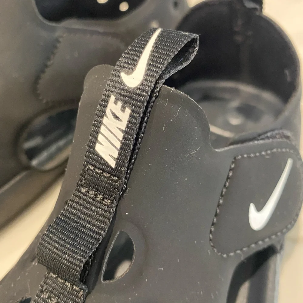 Nike Kids Black Water Shoesin good condition like new
